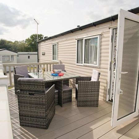 Luxury Holiday Retreat Set Within Oakdene Forest - Park Activities Pass Included Free! 圣伦纳兹 外观 照片
