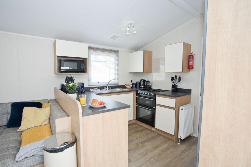 Luxury Holiday Retreat Set Within Oakdene Forest - Park Activities Pass Included Free! 圣伦纳兹 外观 照片