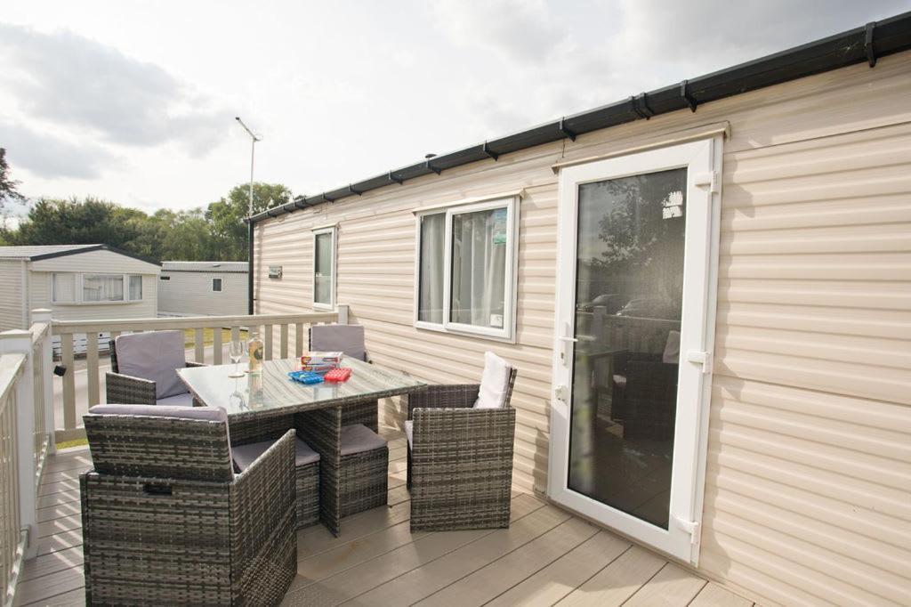 Luxury Holiday Retreat Set Within Oakdene Forest - Park Activities Pass Included Free! 圣伦纳兹 外观 照片