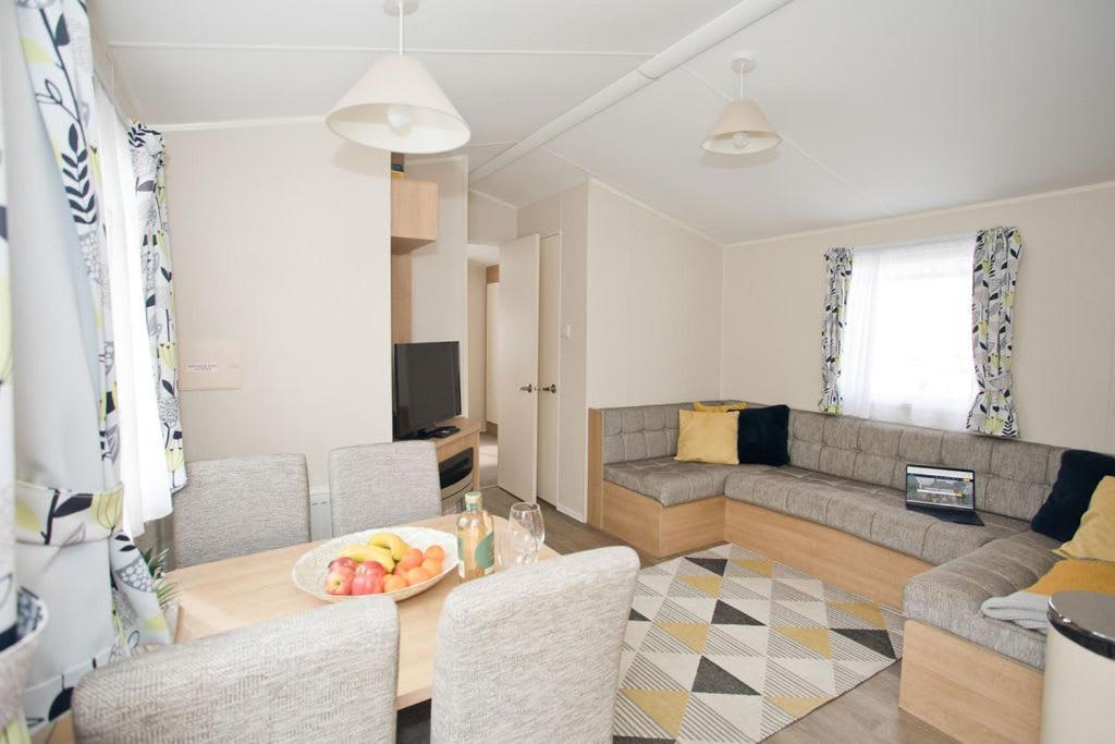 Luxury Holiday Retreat Set Within Oakdene Forest - Park Activities Pass Included Free! 圣伦纳兹 外观 照片