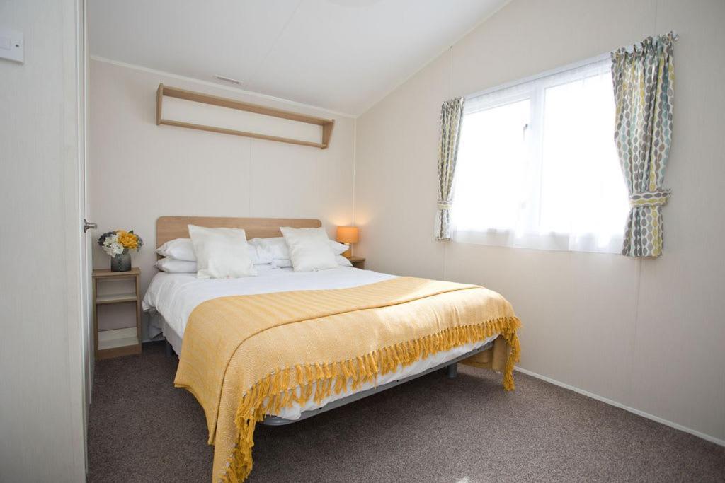 Luxury Holiday Retreat Set Within Oakdene Forest - Park Activities Pass Included Free! 圣伦纳兹 外观 照片