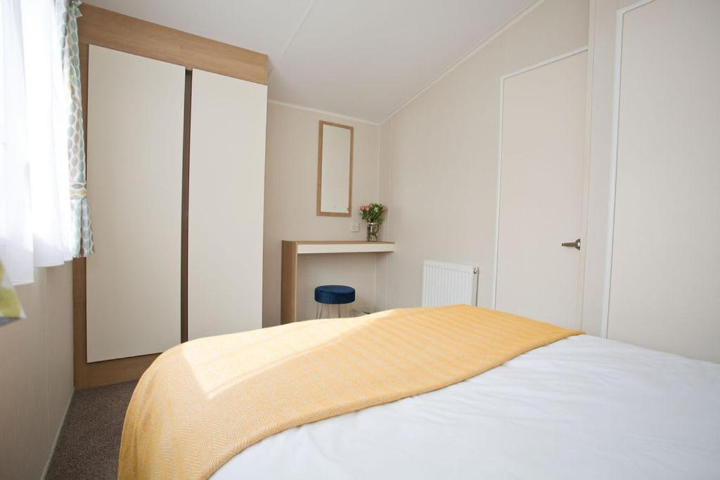 Luxury Holiday Retreat Set Within Oakdene Forest - Park Activities Pass Included Free! 圣伦纳兹 外观 照片