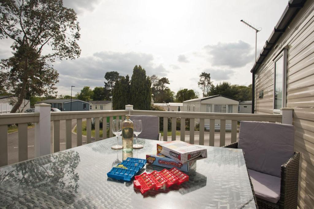 Luxury Holiday Retreat Set Within Oakdene Forest - Park Activities Pass Included Free! 圣伦纳兹 外观 照片