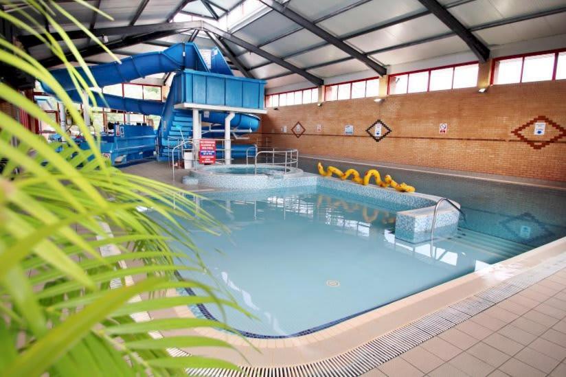 Luxury Holiday Retreat Set Within Oakdene Forest - Park Activities Pass Included Free! 圣伦纳兹 外观 照片